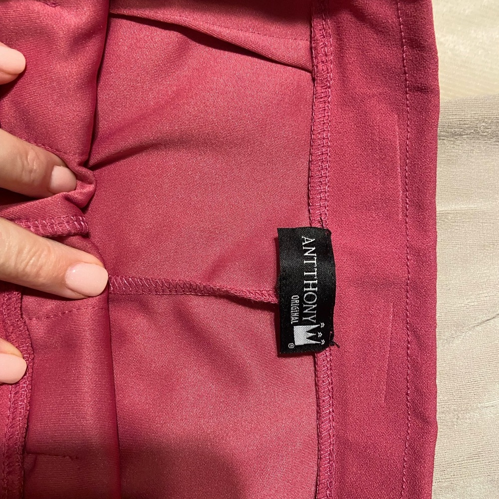 Women’s Tailored Pull-On Pants in Deep Pink - Picture 3 of 8